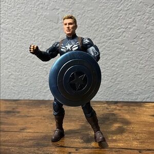 Captain America with shield Action figure